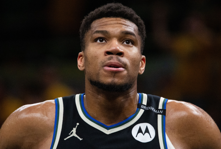 哥开心, 雄鹿队不得 哥开心, 雄鹿队不得