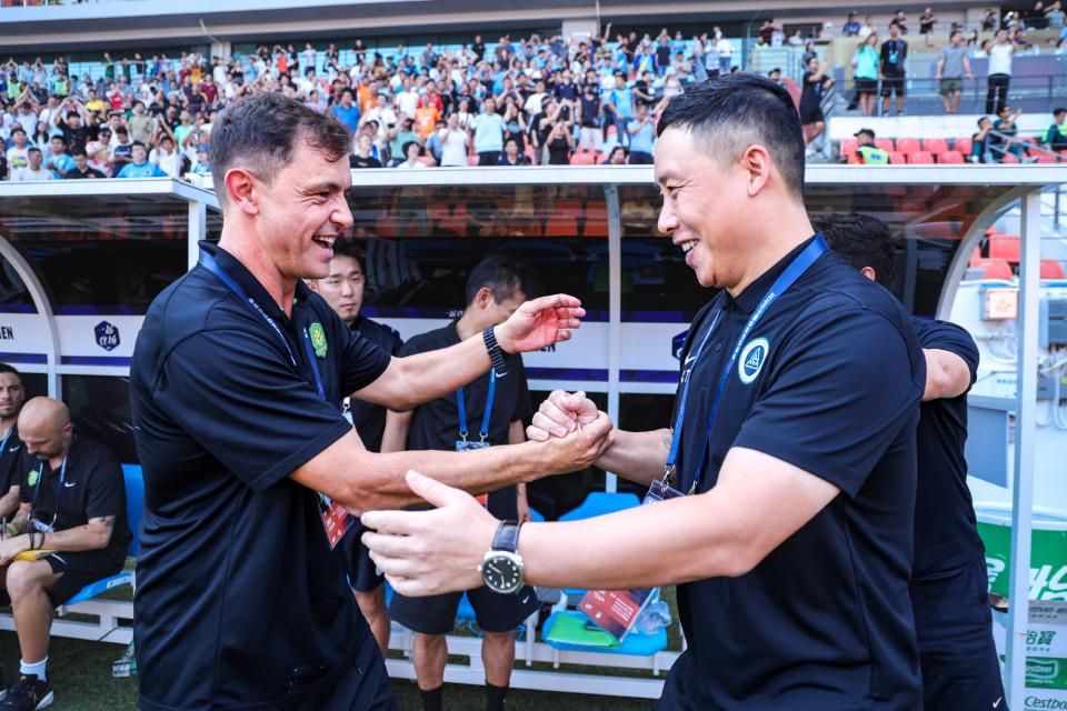 位的武汉三, 镇距离保级